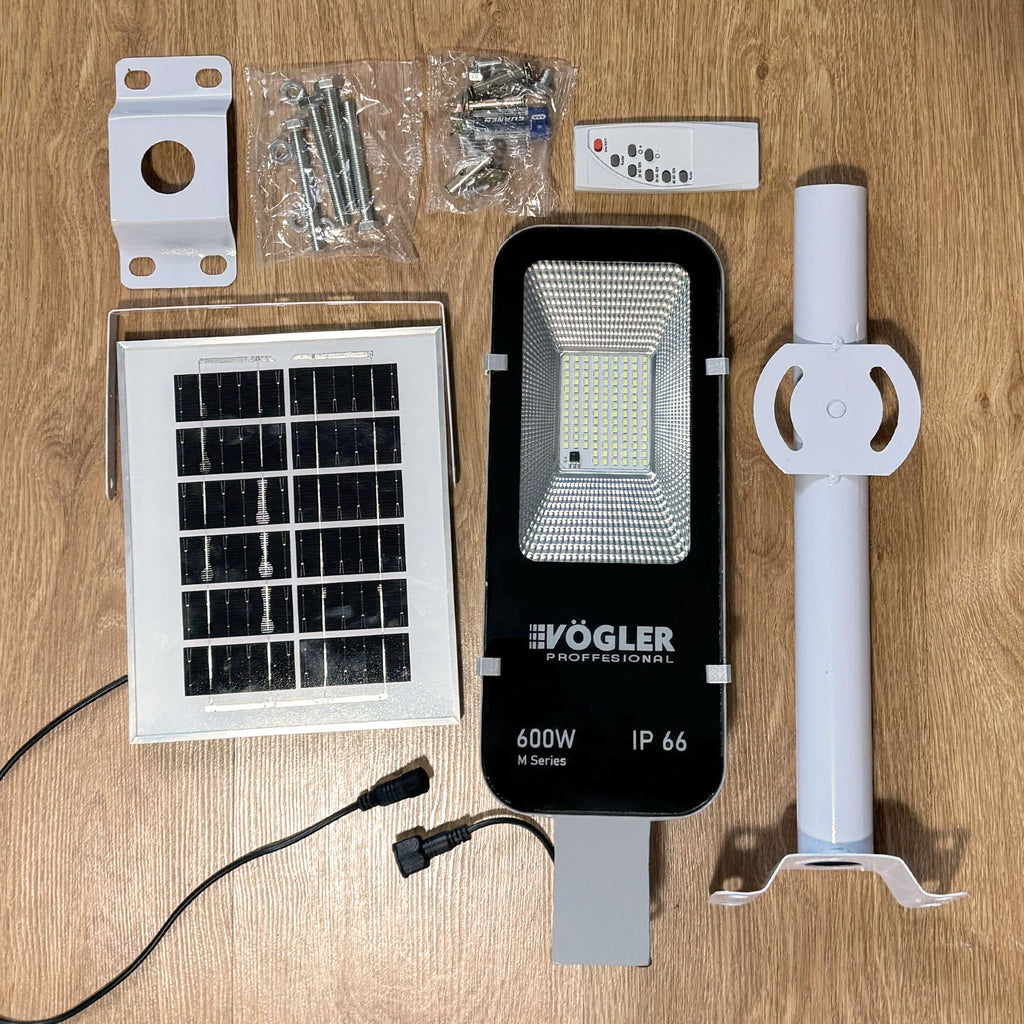 Lámpara solar de alta potencia, sensor crepuscular, control remoto, Vögler Professional 600W